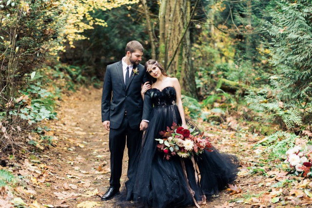 Abito da sposa nero modesto lungo a linea ad A, principessa, senza spalline, in tulle con pizzi applicati