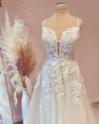 Abito da sposa modesto lungo a linea ad A con spalline sottili in tulle e pizzi applicati