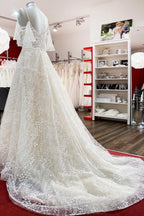 Vestido de Noiva Modesto Comprido em Linha A com Decote Coração, Tule e Aplicações de Renda, com Mangas