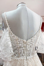 Vestido de Noiva Modesto Comprido em Linha A com Decote Coração, Tule e Aplicações de Renda, com Mangas