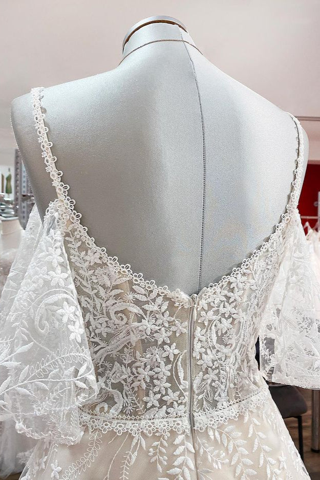 Vestido de Noiva Modesto Comprido em Linha A com Decote Coração, Tule e Aplicações de Renda, com Mangas