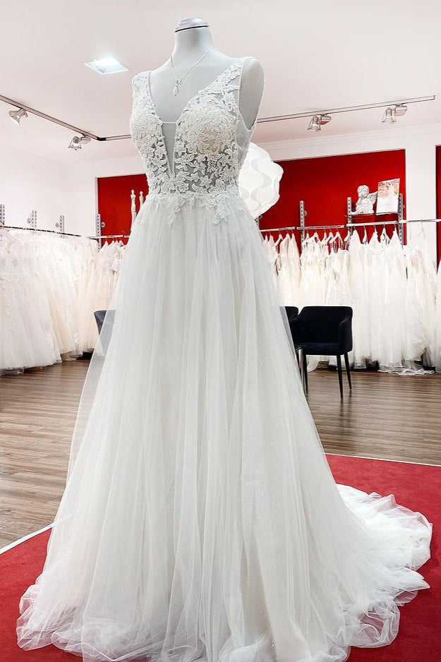 Vestidos de Noiva Modestos Longos em Linha A com Decote em V, Folhos de Tule e Costas Descobertas com Renda