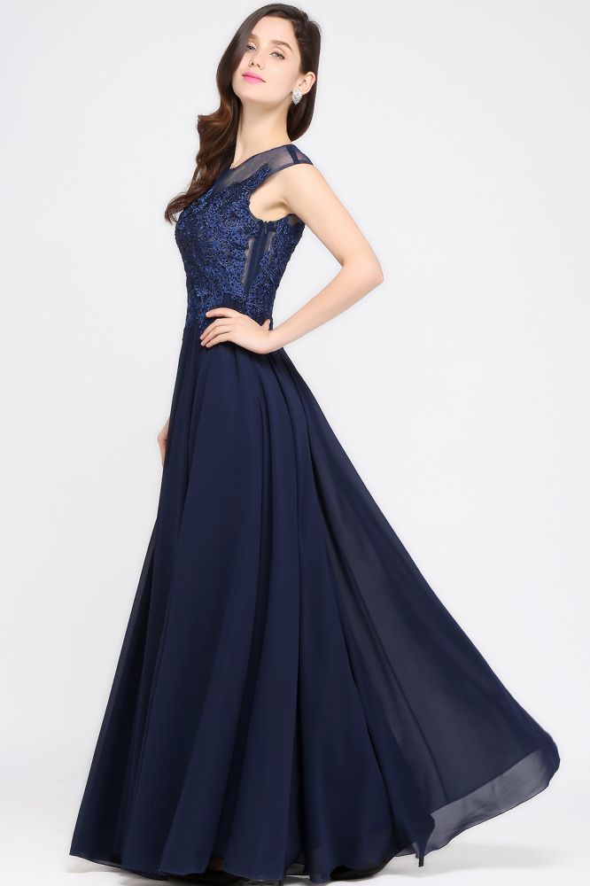 Robe de bal bleu marine en mousseline avec appliques, coupe trapèze et encolure dégagée