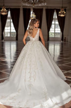 Vestido de novia de encaje sin mangas con tirantes nobles