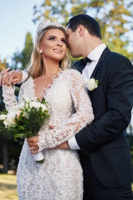 Vestidos de novia de encaje de sirena de manga larga con cuello en V noble