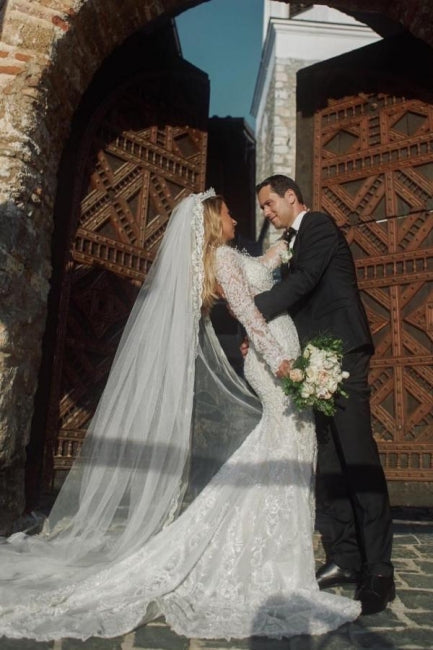 Vestidos de novia de encaje de sirena de manga larga con cuello en V noble