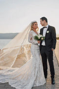 Vestidos de novia de encaje de sirena de manga larga con cuello en V noble