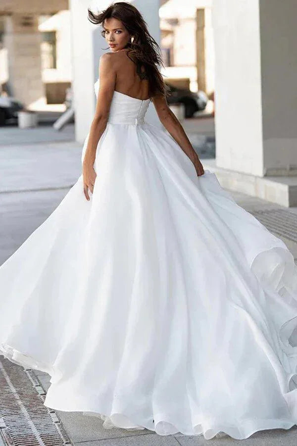Abiti da sposa modesti in raso scintillante a linea ad A con scollo a cuore e perle MW1024
