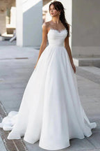 Abiti da sposa modesti in raso scintillante a linea ad A con scollo a cuore e perle MW1024