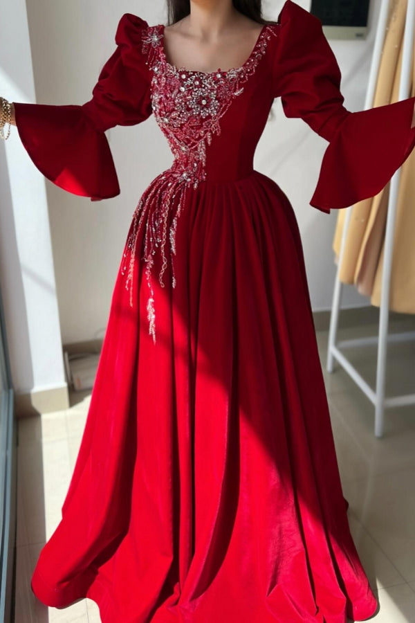 Abito da cerimonia rosso lungo a linea ad A con scollo quadrato e pizzo, maniche lunghe
