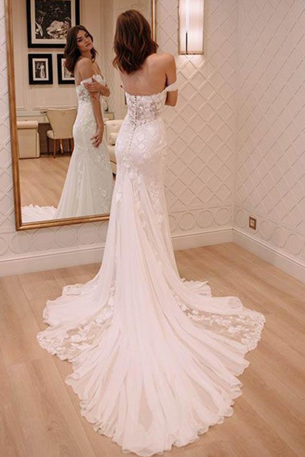 Vestido de novia de gasa con cola de corte y hombros descubiertos con apliques de encaje