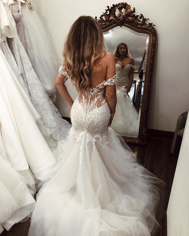 Robe de mariée élégante en tulle long avec dentelle sirène et épaules dénudées