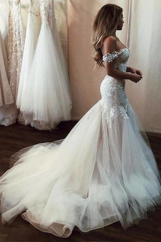 Robe de mariée élégante en tulle long avec dentelle sirène et épaules dénudées