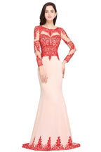 Robe de soirée rose sirène à décolleté en cœur, traîne ample et jolie dentelle