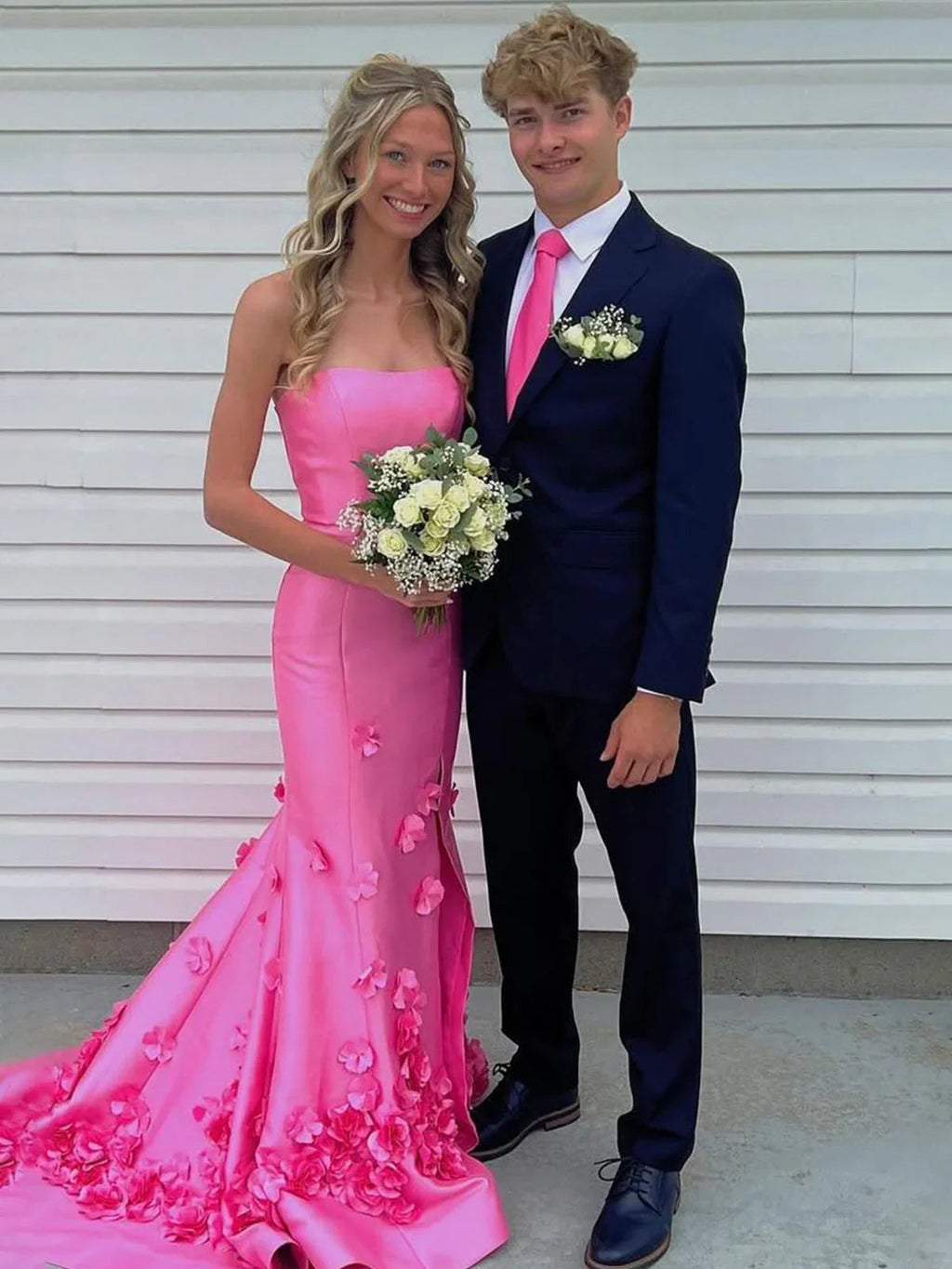 Skyden | Vestido largo de gala rosa sin tirantes con apliques y corte de sirena sin mangas