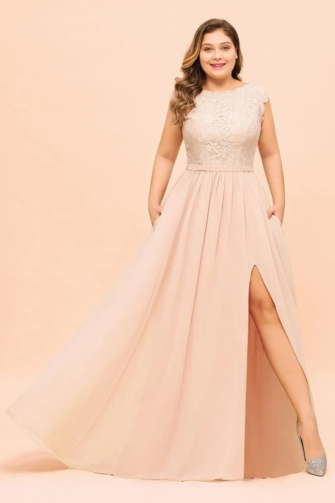 Großgrößiges Spitzenkleid mit Perlen in Rosa für Brautjungfern, kurze Ärmel, Seitenschlitz, Hochzeitsfestkleid