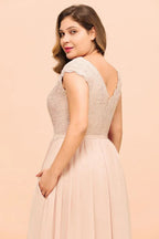 Großgrößiges Spitzenkleid mit Perlen in Rosa für Brautjungfern, kurze Ärmel, Seitenschlitz, Hochzeitsfestkleid