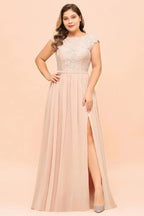 Großgrößiges Spitzenkleid mit Perlen in Rosa für Brautjungfern, kurze Ärmel, Seitenschlitz, Hochzeitsfestkleid