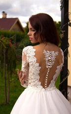 Vestidos de Noiva Princesa em Linha A com Decote em V, Tule Marfim e Mangas Compridas