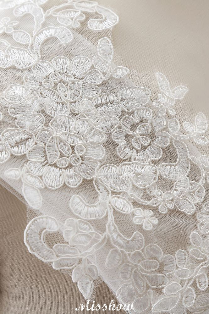 Robe de mariée élégante en tulle à col en V avec dentelle princesse