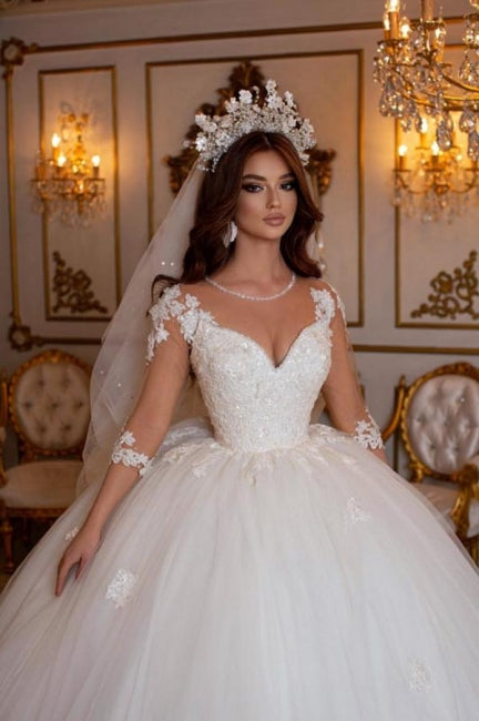 Robes de mariée princesse longues en ligne A à col en V avec dentelle et manches longues