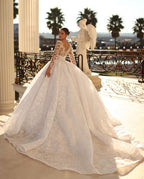 Vestido de novia largo de princesa blanco con escote en V, encaje y mangas largas