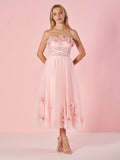 Hellrosa trägerloses Prinzessinnen-Ballkleid mit Blumen