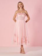 Hellrosa trägerloses Prinzessinnen-Ballkleid mit Blumen