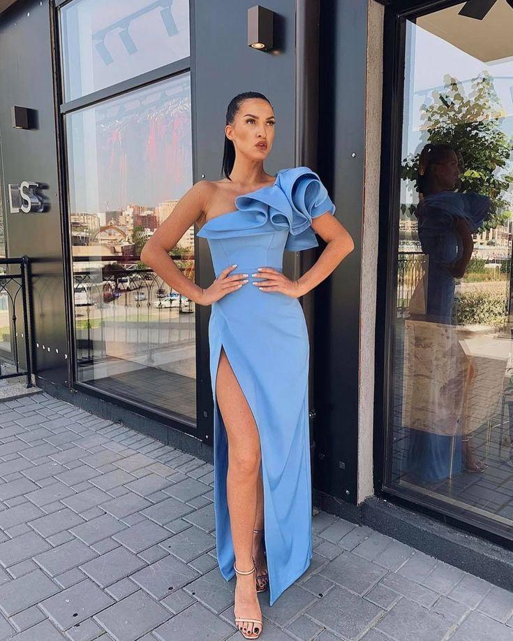 Robe de soirée en satin bleu à épaule unique avec volants et fente à l'épaule Y1068