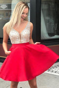 Vestidos Curtos de Cetim Vermelho com Contas para Baile de Regresso a Casa com Bolso