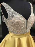 Vestidos Curtos de Cetim Vermelho com Contas para Baile de Regresso a Casa com Bolso