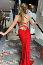 Vestido longo de cetim para baile de finalistas, estilo sereia, com decote em V profundo e atilhos