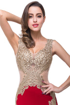 Vestidos formales de sirena con escote en V rojo y largo hasta el suelo con apliques