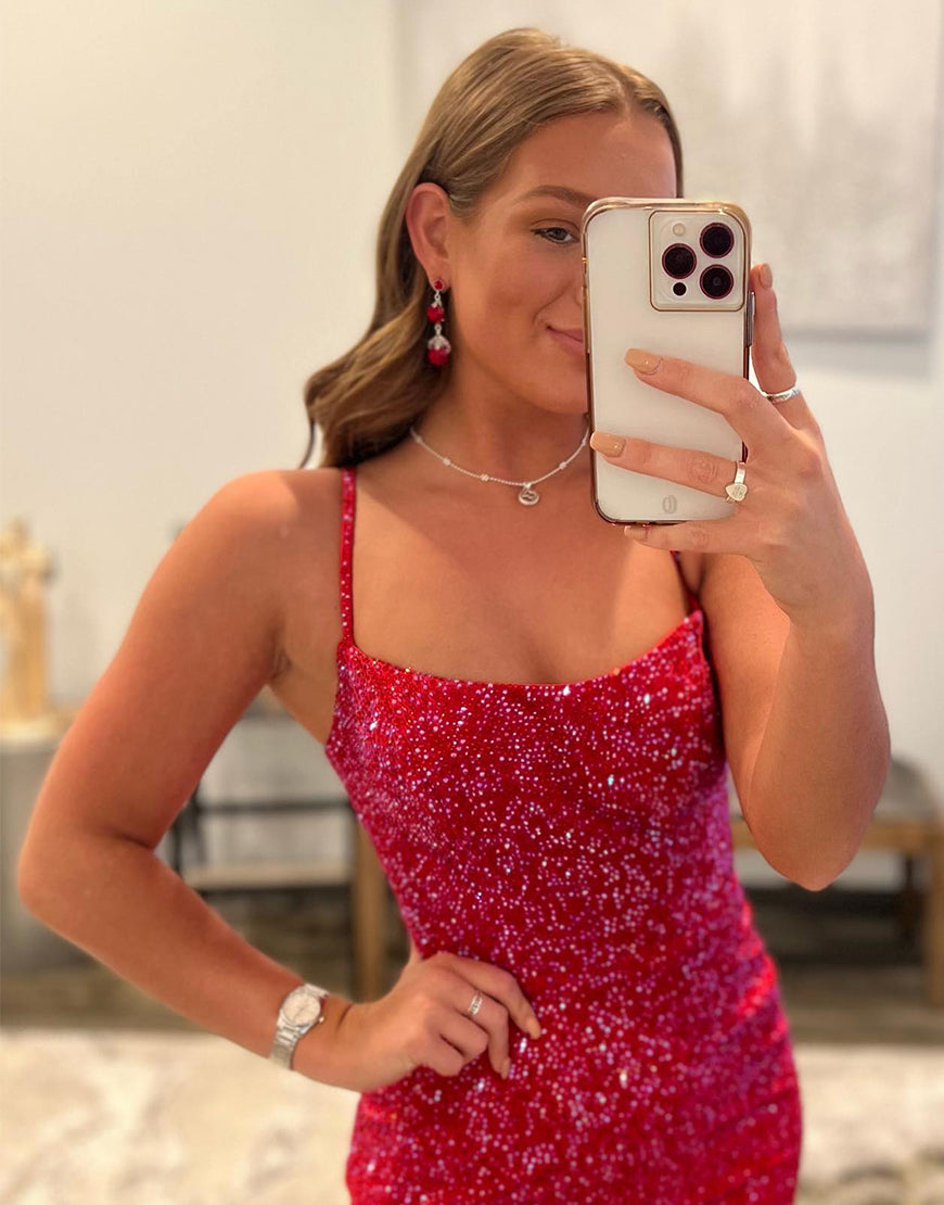 Vestido de Cetim com Contas e Fenda para Festa de Regresso a Casa