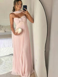 Rodri | Vestido largo de fiesta rosa claro sin tirantes de gasa en línea A