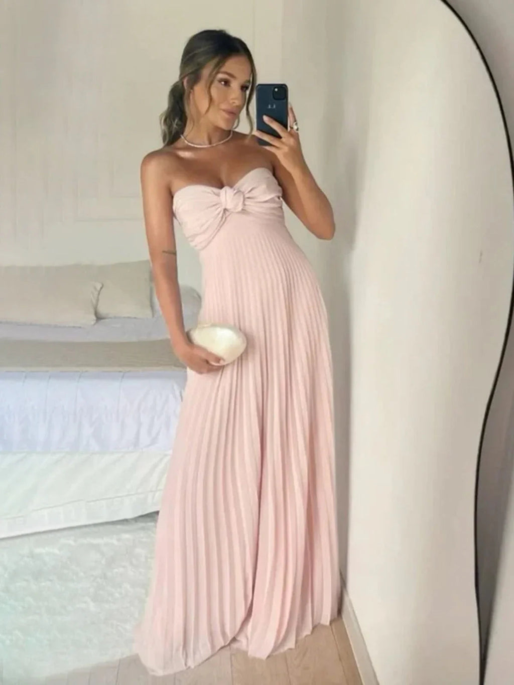 Rodri | Vestido largo de fiesta rosa claro sin tirantes de gasa en línea A