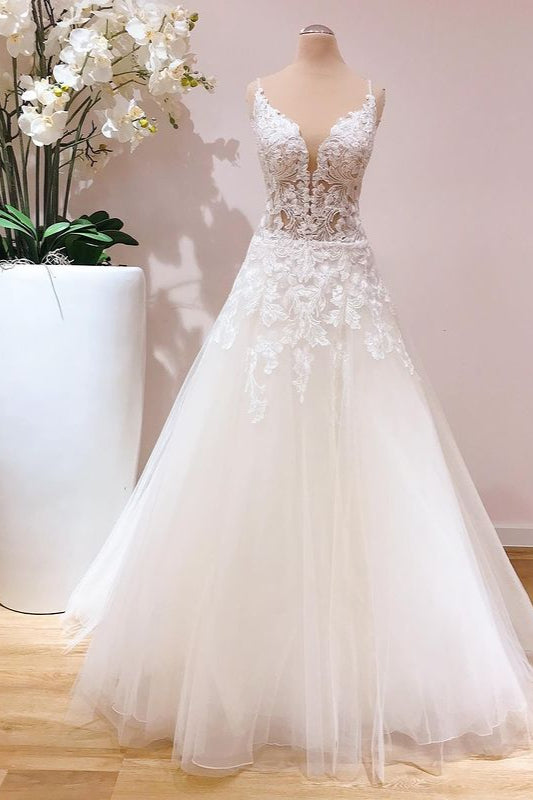 Abito da sposa romantico lungo a linea ad A con spalline sottili, applicazioni in pizzo e tulle