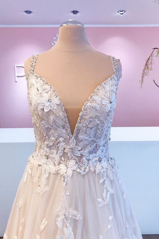 Abito da sposa romantico lungo a linea ad A con scollo a cuore, applicazioni in pizzo e tulle