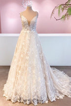 Abito da sposa romantico lungo a linea ad A con scollo a cuore, applicazioni in pizzo e tulle