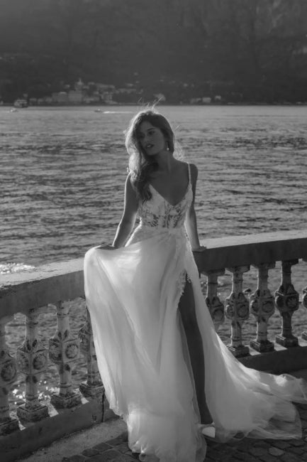 Romantic spaghetti straps sleeveless a-line lace Wedding dresses