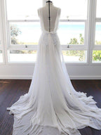 Abito da sposa romantico in chiffon con scollo a cuore e pizzo per la spiaggia