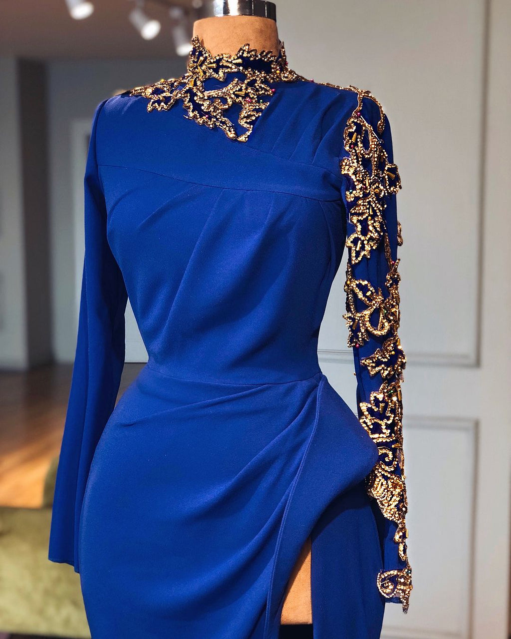 Robes de bal sirène bleu royal à col montant avec fente, manches longues élégantes, robes de soirée longues