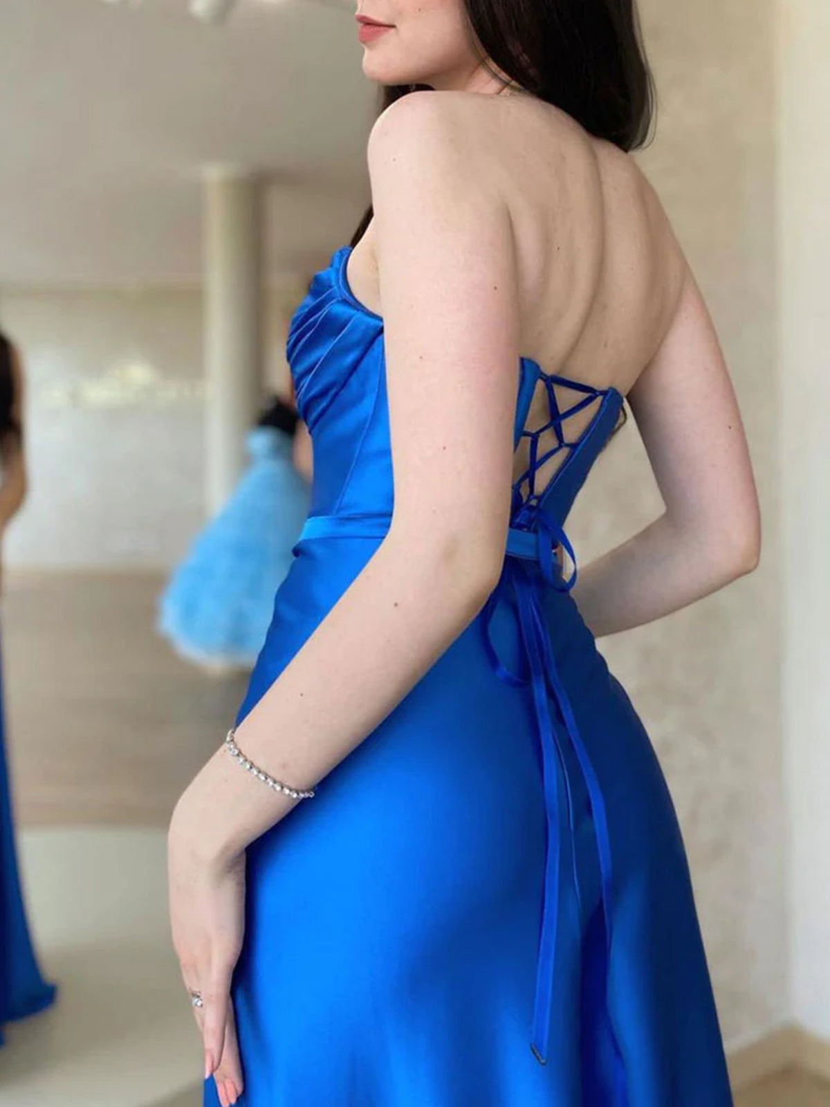 Abito lungo blu reale a linea ad A, senza spalline, con schiena scoperta in raso, formale per laurea e ballo, con spacco