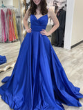Robe de bal formelle longue bleu royal en satin, coupe évasée, dos nu et col en V
