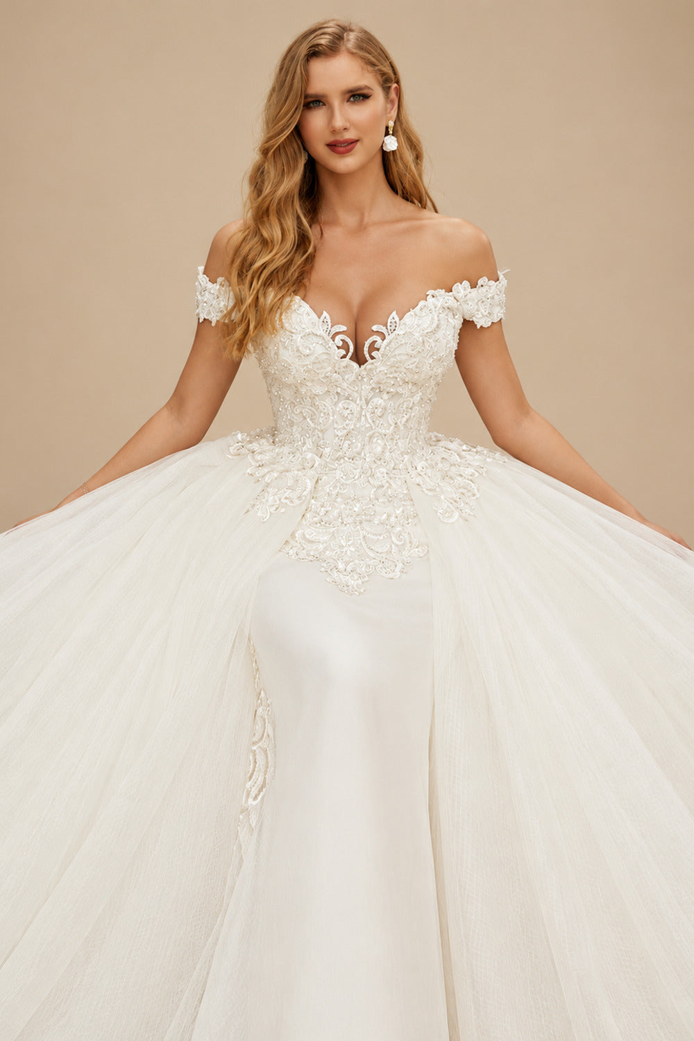 Rutipo Ivory Off-The-Shoulder Sleeveless Wedding Dresses With Appliques Lace
