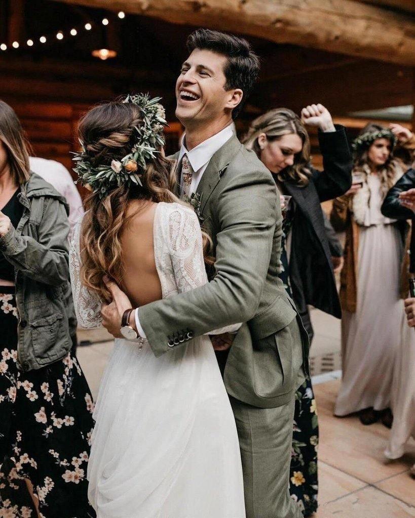 Vestidos de Noiva em Chiffon de Manga Comprida Scoop, Vestido Nupcial Marfim Sem Costas