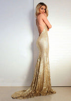 Vestido de Baile com Lantejoulas, Cauda de Sereia, Decote em V e Cauda de Corte com Pregas