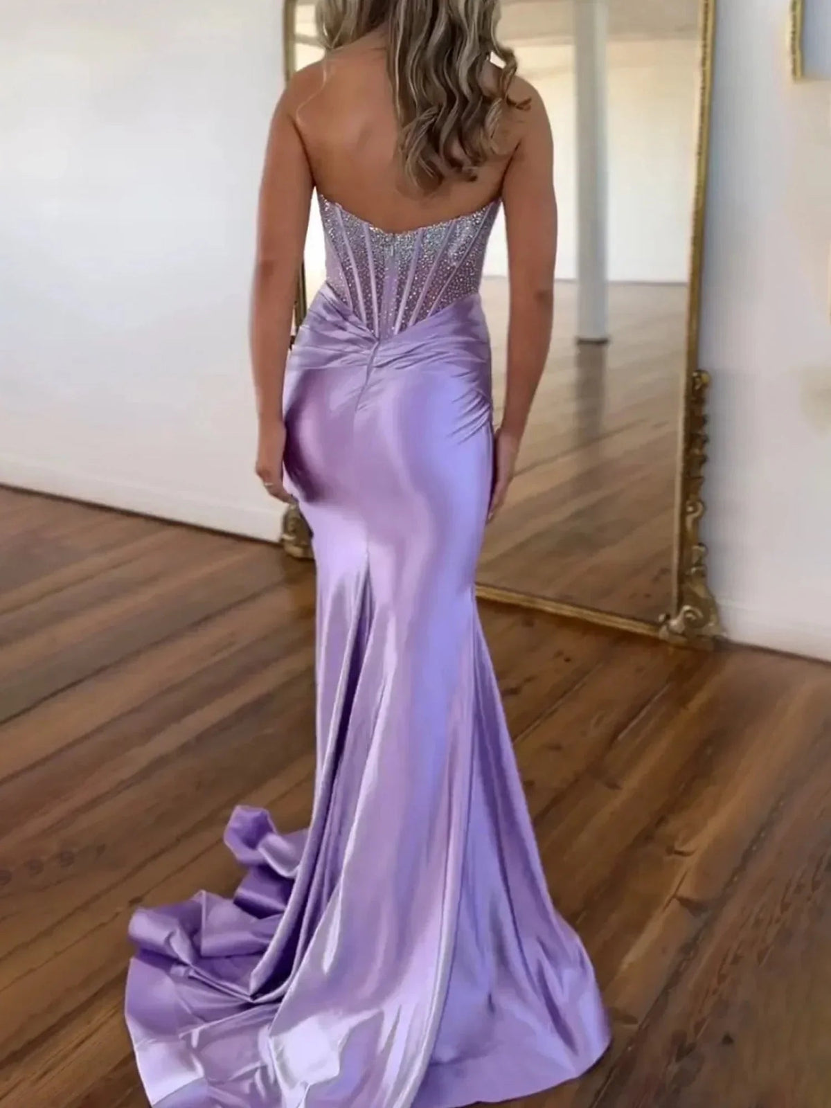 Serin | Vestido largo de fiesta morado sin tirantes estilo sirena de satén con abalorios