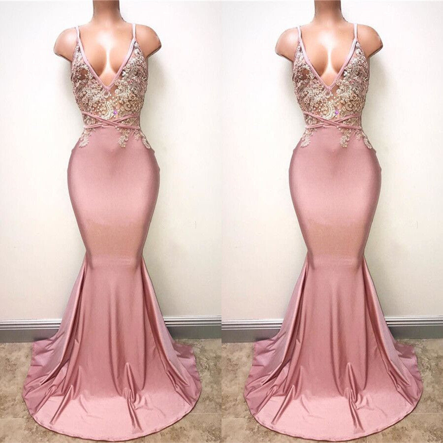 Robes de soirée sirène sans manches à fines bretelles avec appliques en dentelle séduisante