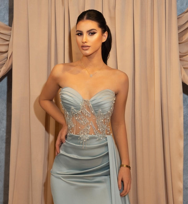 Abito da sera lungo blu con spacco, paillettes e volant in stile sirena